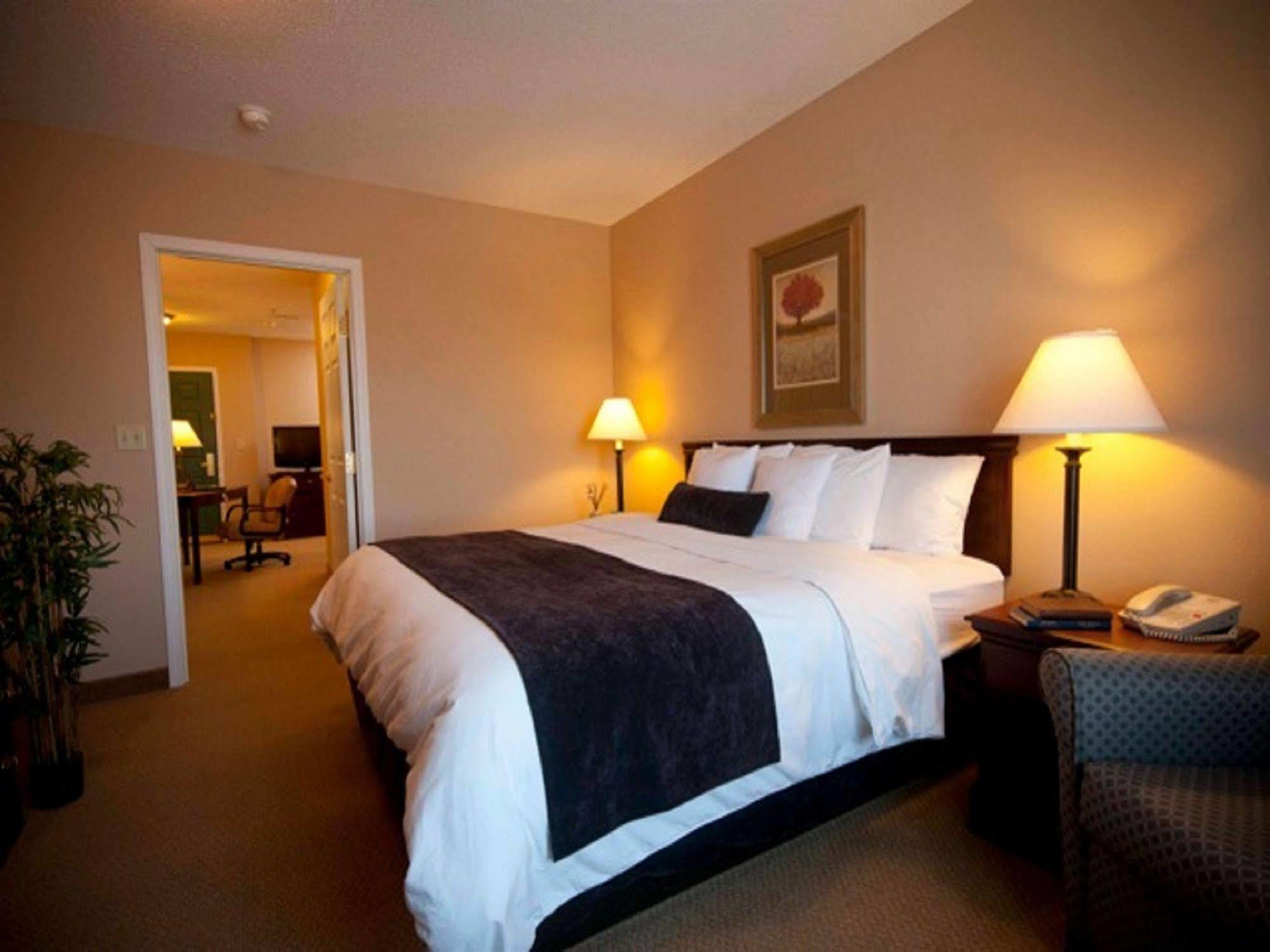 Town & Country Inn And Suites Quincy Exterior foto